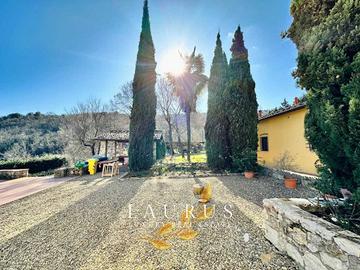 Villa di 235 m² con più di 5 locali a Bagno a Ripo