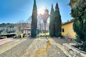 Villa di 235 m² con più di 5 locali a Bagno a Ripo