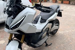 X-adv 750 pari al nuovo