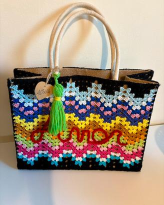 Borsa ricamata a mano