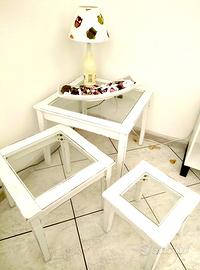 Tavolini a nido bianchi e vetro shabby