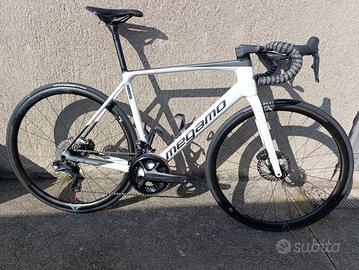 bici corsa carbonio Megamo Raise