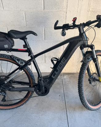 Bici ebike Cube