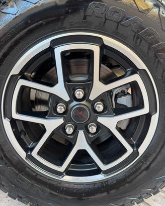 cerchi e gomme wrangler rubicon 2025