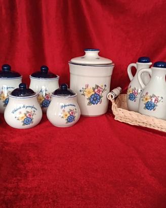 Set barattolini e bottigliette da cucina