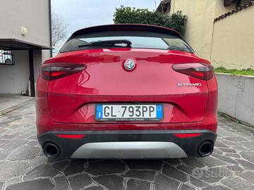 Alfa Romeo Stelvio 2.2 Turbodiesel 160 CV AT8 RWD 
