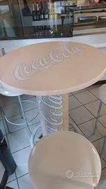 Set tavolo con 3 sgabelli coca cola