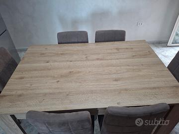 Tavolo e sedie 