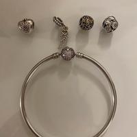 Bracciale pandora con ciondoli