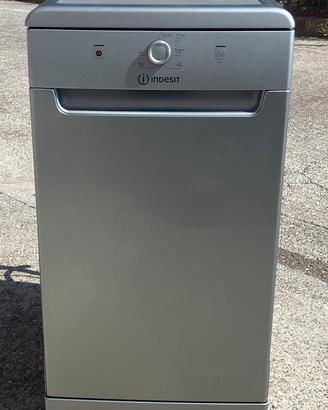 Lavastoviglie Slim Indesit 10 coperti classe A+