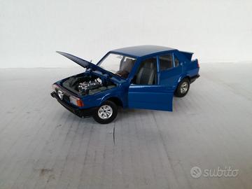 Modello auto alfa romeo giulietta blu' burago