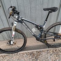 bici mtb full Rocky mountain Carbonio