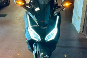 scooter Honda forza 350