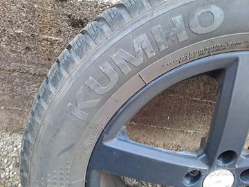 Gomme invernalu più cerchi in lega