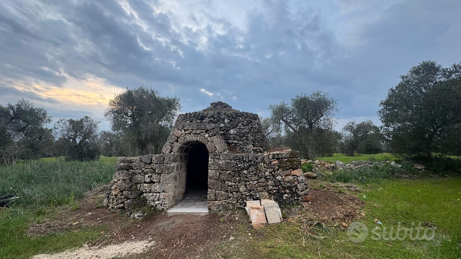 Terreno con due trulli - Vista 2