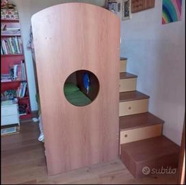 Camera a ponte con scrivania e armadio