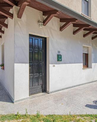 GRAZIOSO APPARTAMENTO IN BIFAMILIARE