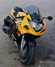 Suzuki gsxr 600 tenuta da vero amatore perfetta in