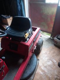 trattore  per taliare erba