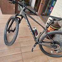 Bici mtb scott scale 940 2025