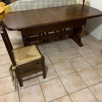 Tavolo massello con sei sedie
