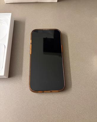 iPhone 15 rosa 128 gb con carica batteria