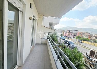 Villetta a schiera con box e spazio esterno