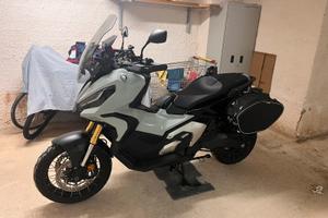Honda Xadv 750