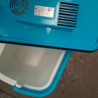 Frigo  con ricarica con accendisigari