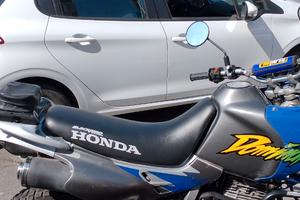 Honda Dominator 650 anno 1996 2600 Euro