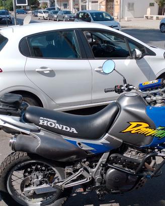 Honda Dominator 650 anno 1996 2600 Euro