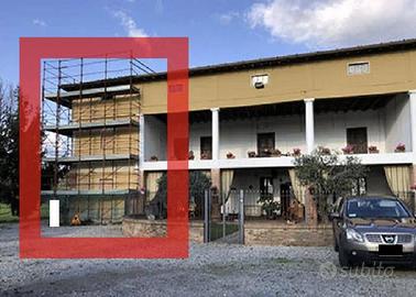 Immobile in asta di 737 m² con 1 locale a Castened