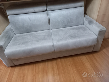 Divano letto a una pizza e mezza