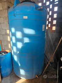 serbatoio/cisterna v2000 lt verticale polietilene