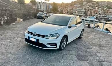 Golf  7.5  R -Line.  1.5   150 cv