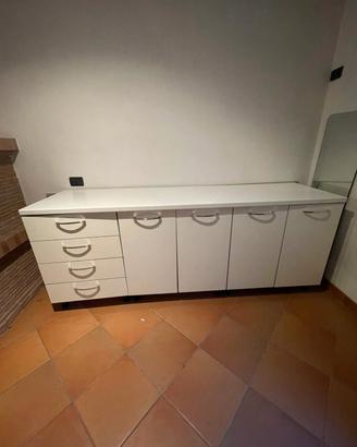 Credenza con cassettiera e credenza a due ante