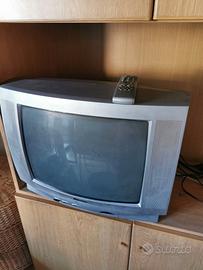 Televisore Roadstar a tubo catodico con telecomand