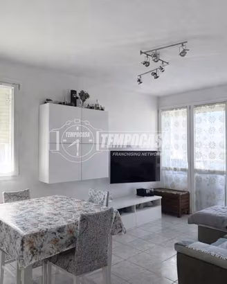 RIF. 613 - TRILOCALE RECENTE CON BOX E CANTINA
