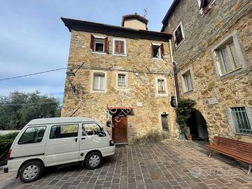 Casa indipendente di 155 m² con 5 locali a Vallebo