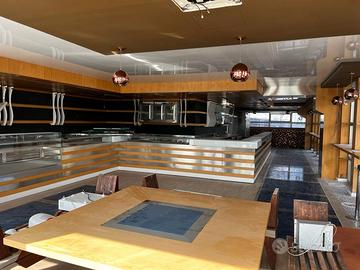 Locale arredato a Lounge Bar di pregio con terraz