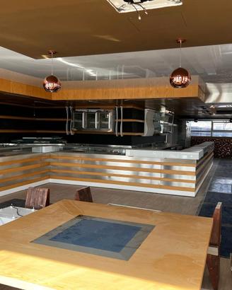 Locale arredato a Lounge Bar di pregio con terraz