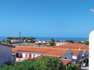 Trilocale vista mare al primo piano