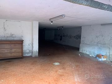 Garage , box o magazzino 180 mq a colorno