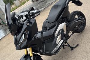 Xadv 750