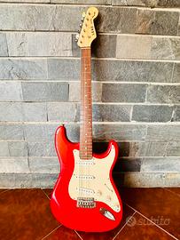 Chitarra elettrica tipo Stratocaster rossa + borsa