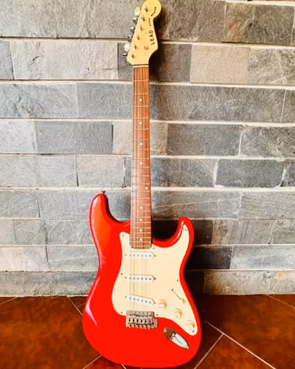 Chitarra elettrica tipo Stratocaster rossa + borsa