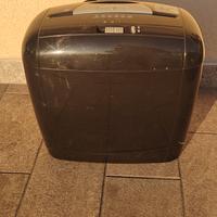 Macchina distruggi documenti ufficio