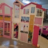 BARBY:casa+camper+ambulanza+barby e accessori.