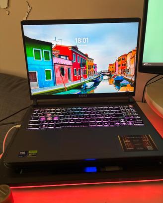 Gaming: Msi Vector 16 AI -RTX5080 -Ultra 9 -32GB