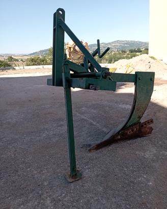 aratro  trattore 